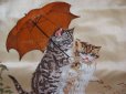 画像3: アンティーク 傘をさして散歩する子猫たちのシルクの裁縫ケース (3)