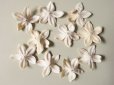 画像4: アンティーク ピンクベージュの花のコサージュ 10輪 ベルベット (4)