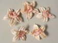 画像3: アンティーク ピンクベージュの花のコサージュ 10輪 ベルベット (3)