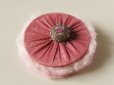 画像4: アンティーク メタル刺繍のパフ付 花のガーランド とても小さなパウダーボックス ROUGE PARFUME AUX FLEURS -DORIN PARIS- (4)