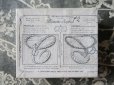 画像1: アンティーク モノグラム刺繍の紙箱 8ピース入り『H』INITIALES BRODEES PLUMETIS-EXPRESS NO.3 (1)