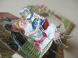 画像5: アンティーク 立体クロモ お人形遊びと読書する子供達 -AU BON MARCHE- (5)