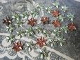画像1: アンティーク 立体型抜き  花のスパンコール オパールグリーン (1)