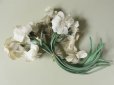 画像2: アンティーク 白い花のコサージュ (2)