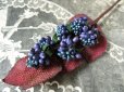 画像1: アンティーク 紫と青の木の実のコサージュ (1)