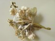 画像2: アンティーク コサージュ オフホワイトの花のブーケ (2)