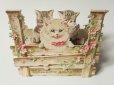 画像1: アンティーク ダイカット 立体クロモ 薔薇と3匹の子猫たち (1)