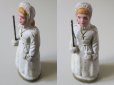 画像4: アンティーク コミュニオンドレスの少女 石膏製の人形 (4)
