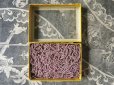 画像3: アンティーク ボンマルシェ 薄紫 メタル製ビーズ入り(33g) 硝子の蓋の紙箱 -AU BON MARCHE- (3)