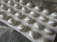 画像3: アンティーク シルク製 くるみボタン  オフホワイト 36ピース 8mm  (3)