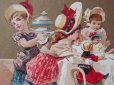 画像3: アンティーク クロモ 人形に食事をさせる少女たち-GRANDS MAGASINS DE NOUVEAUTES BORDEAUX- (3)