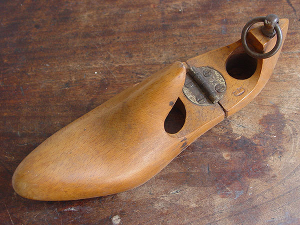 LES ANNEES FOLLES：アンティーク 靴木型